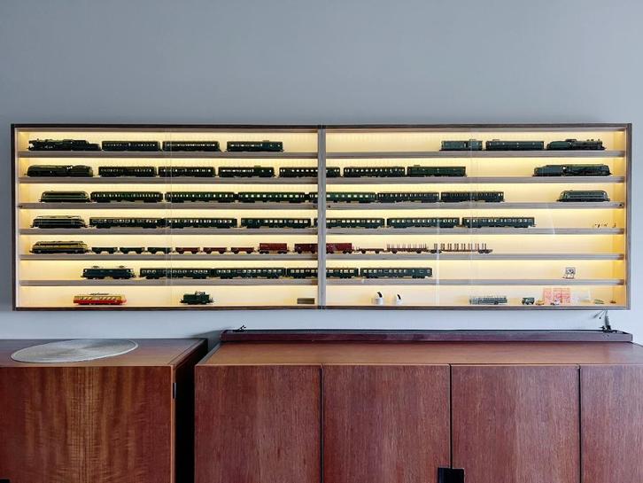 Vitrinekast (verlicht) voor Marklin treinen of verzamelingen, Hobby en Vrije tijd, Modeltreinen | H0, Zo goed als nieuw, Overige typen