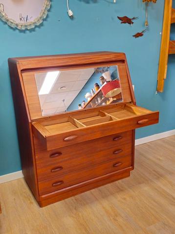 Vintage Dyrlund Deense Secretaire Bureau Kast Ladekast  beschikbaar voor biedingen