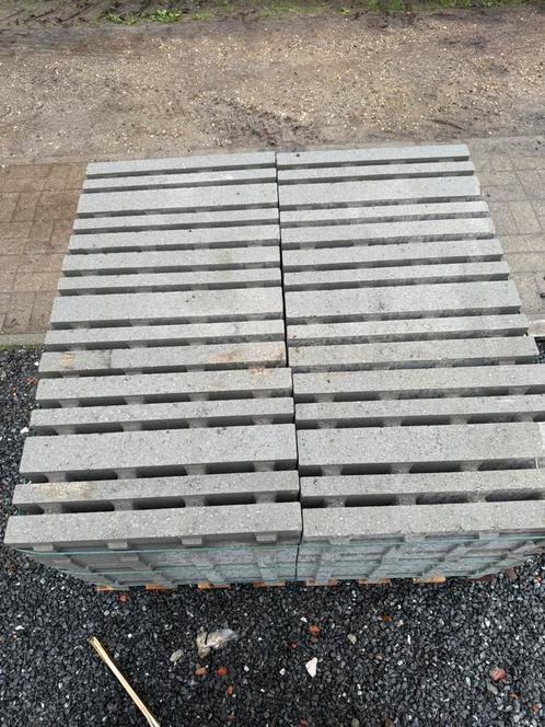 Strakke grasdal, Tuin en Terras, Tegels en Klinkers, Zo goed als nieuw, Grind, Ophalen of Verzenden