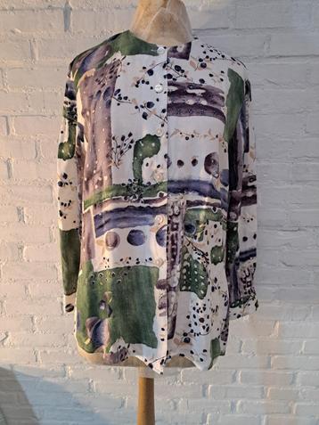 blouse in zachte tinten beschikbaar voor biedingen