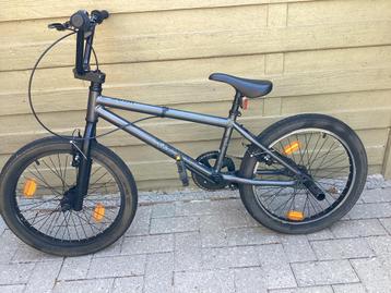 BMX WIPE 500 ATRACIET- BTWIN  - 20 " IN NIEUWSTAAT 8-14 JAAR beschikbaar voor biedingen