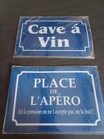 Lot de 2 plaques metal : cave a vin et place de l apero, Comme neuf, Enlèvement ou Envoi
