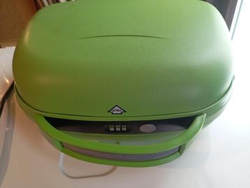 Groene beautycase met cijferslot NIEUW beschikbaar voor biedingen
