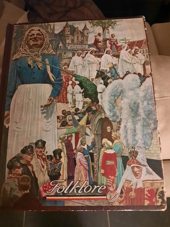 Folklore boek ( België ) ., Antiek en Kunst, Antiek | Schoolplaten, Ophalen of Verzenden