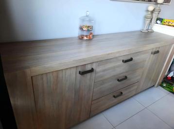 Dressoir  beschikbaar voor biedingen