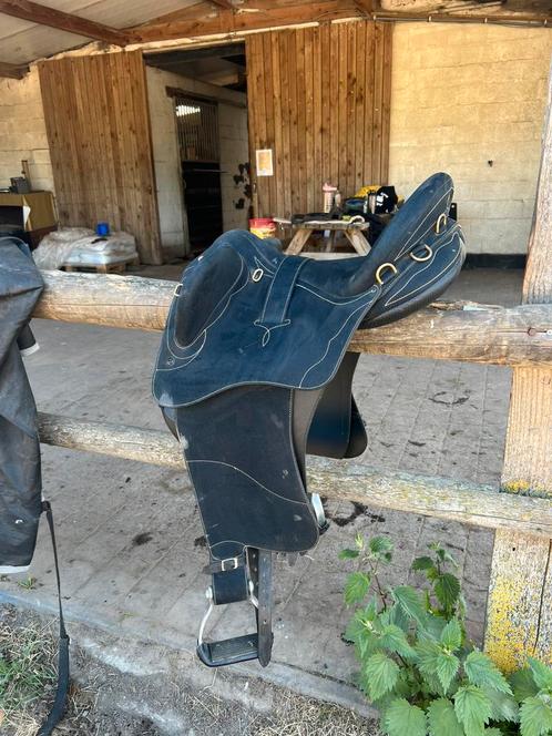 Wintec Pro Stock CS Fender Caireles Australian zadel – 17”, Dieren en Toebehoren, Paarden en Pony's | Zadels, Zo goed als nieuw