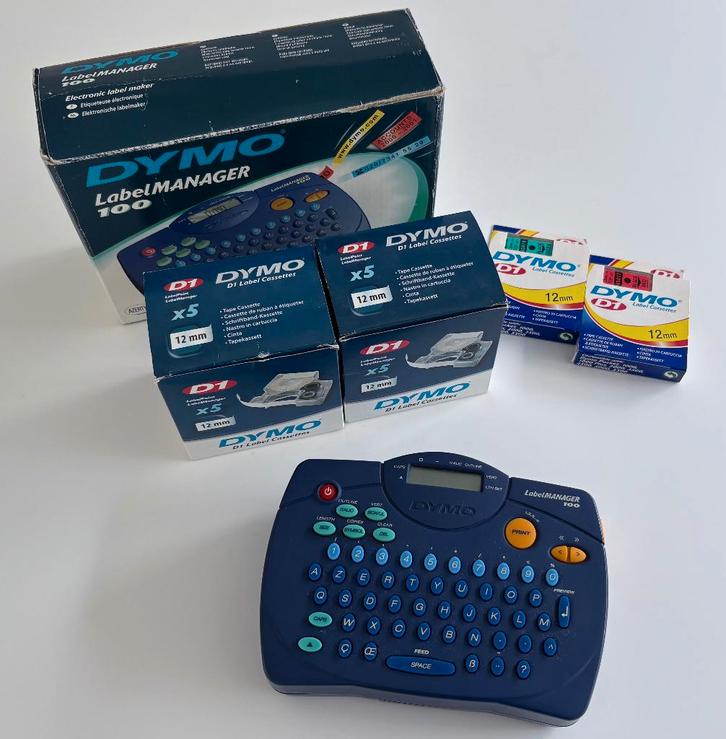 Dymo Labelmanager 100 + 10 cartridges, Informatique & Logiciels, Étiqueteuses, Utilisé, Azerty, Étiquette en bande, Enlèvement ou Envoi