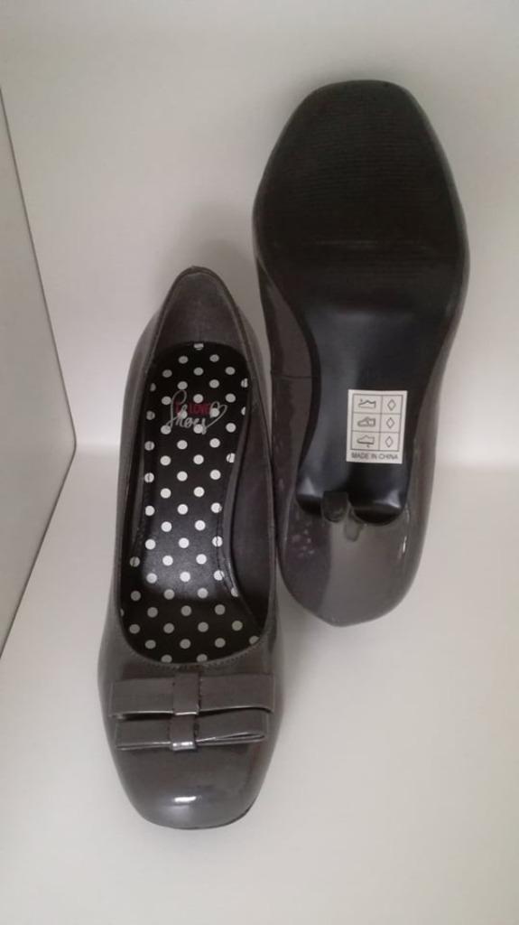 Pumps Hakken Grijs - Maat 40 - Nieuw, Kleding | Dames, Schoenen, Nieuw, Pumps, Grijs, Ophalen