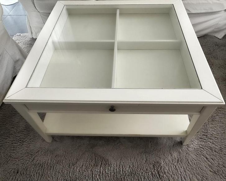 Witte salontafel met glazen blad en opbergruimte, Huis en Inrichting, Tafels | Salontafels, Gebruikt, Vierkant, Ophalen