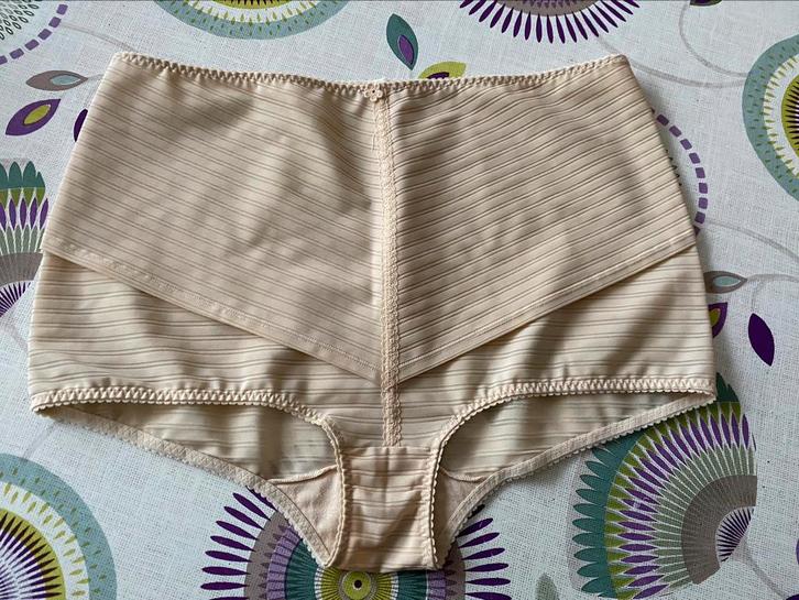 DAMART Fra/Be 120 schede, Kleding | Dames, Broeken en Pantalons, Nieuw, Maat 46/48 (XL) of groter, Beige, Ophalen of Verzenden