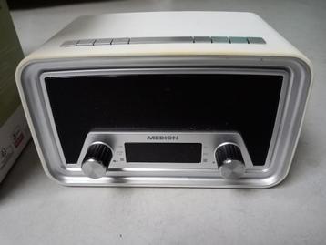 Medion Retro wekkerradio, nieuw in de verpakking  beschikbaar voor biedingen