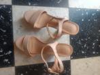 Sandaal met bijna nieuwe hak 38, Kleding | Dames, Schoenen, Ophalen of Verzenden