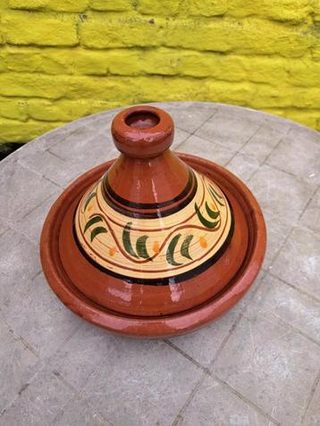 Gedecoreerde tajine in terracotta, Huis en Inrichting, Keuken | Potten en Pannen, Ophalen, Zo goed als nieuw