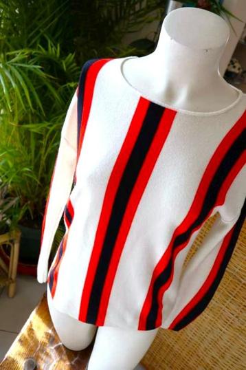 stijlvol sweater pull beschikbaar voor biedingen