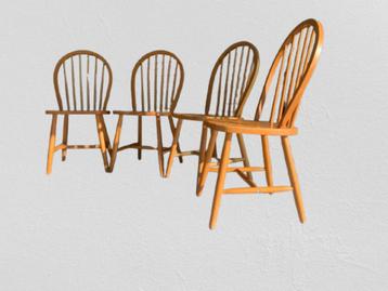 Set van 8 vintage spijlstoelen beschikbaar voor biedingen