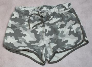 Camo short van Here & There - maat 158 beschikbaar voor biedingen