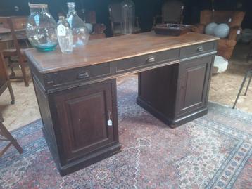 Antiek houten bureau  disponible aux enchères