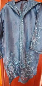 Robes traditionnelles, Autre, Overige typen, Overige kleuren, Gedragen