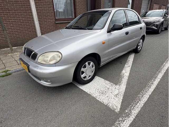 Daewoo - Lanos - 1.5 SX - Car - 1998, Auto's, Daewoo, Bedrijf, Lanos, Overige brandstoffen, Euro 2, Stadsauto, Handgeschakeld