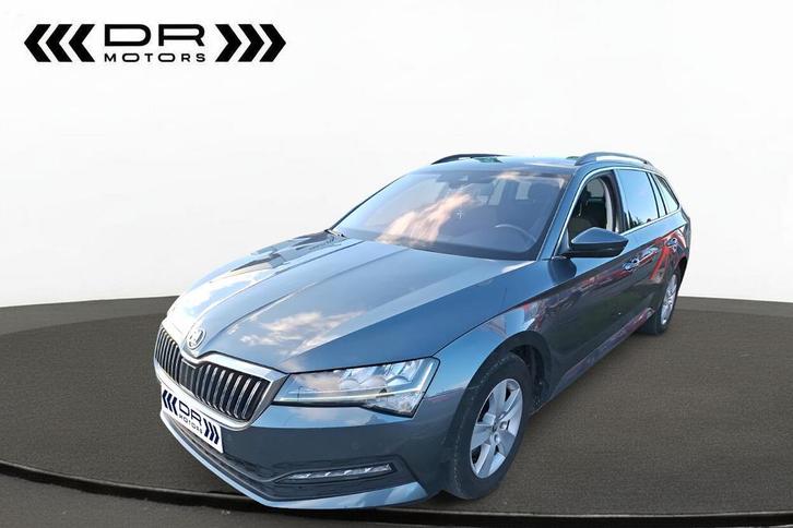 Skoda Superb COMBI - ADAPTIVE CRUISE -KEYLESS - TREKHAAK, Autos, Skoda, Entreprise, Superb, ABS, Régulateur de distance, Airbags