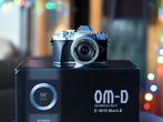 Olympus E-M10 Mark III met de 14-42mm (Zilver), Enlèvement ou Envoi, Comme neuf, Olympus