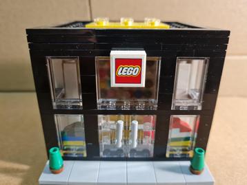 LEGO 3300003 THE LEGO SHOP beschikbaar voor biedingen