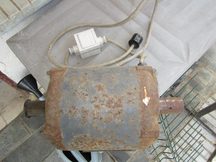 MOTEUR ELECTRIQUE, Doe-het-zelf en Bouw, Motoren, Gebruikt, Elektromotor, Ophalen