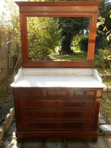 Louis Philippe mahoniehouten dressoir met wit marmer beschikbaar voor biedingen