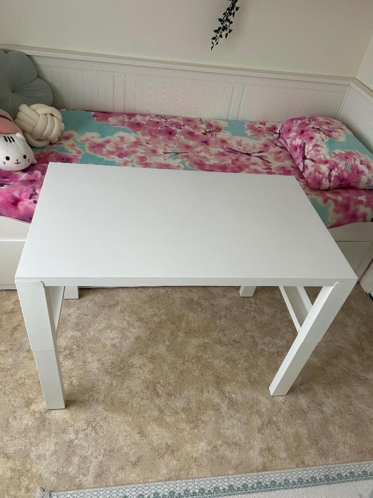 Verstelbare witte bureau, Huis en Inrichting, Bureaus, Gebruikt, Bureau, In hoogte verstelbaar, Ophalen