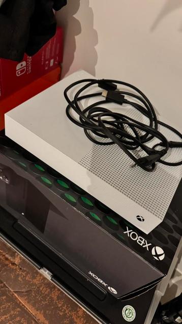 XBOX ONE S DIGITAL beschikbaar voor biedingen