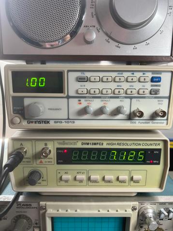Functiegenerator SFG-1013 beschikbaar voor biedingen