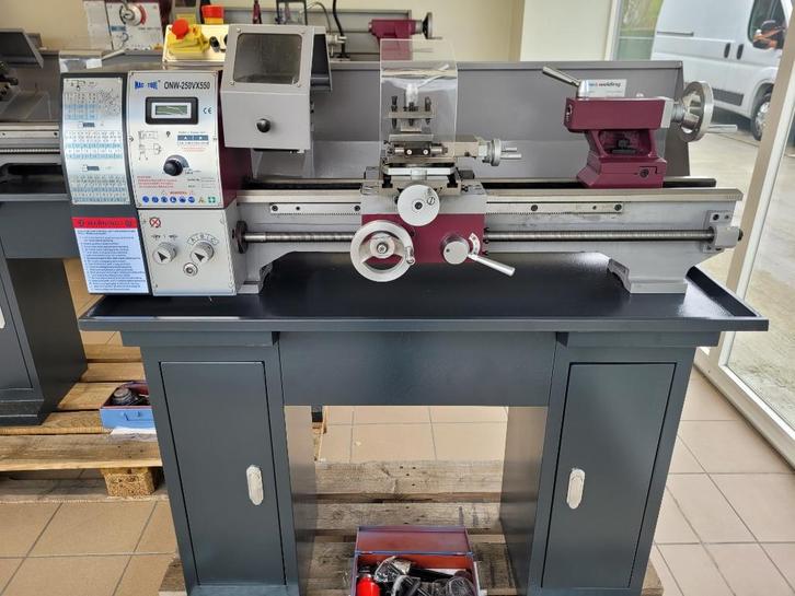 MAC-TOOL ONW-250V x 550 mm metaaldraaibank, Doe-het-zelf en Bouw, Gereedschap | Overige machines, Nieuw, Ophalen of Verzenden