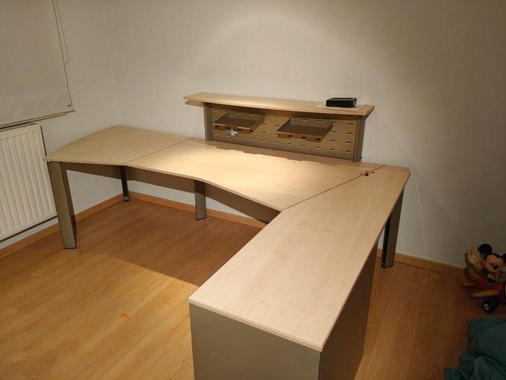 Grote bureau met kastje, Huis en Inrichting, Bureaus, Zo goed als nieuw, Bureau, Ophalen