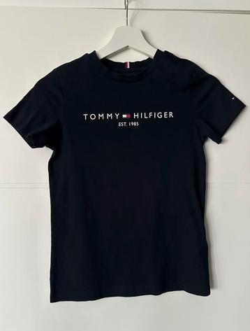 Short en t shirt Tommy hilfiger maat 140 beschikbaar voor biedingen