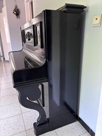 Piano beschikbaar voor biedingen