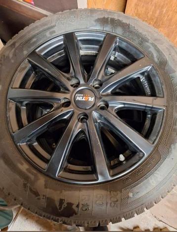 Zwarte velgen met winterbanden voor jeep renegade goede staa, Auto-onderdelen, Ophalen, Winterbanden, Velg(en)