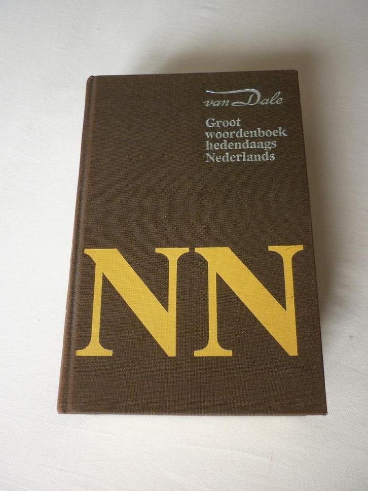 Van Dale Woordenboek Hedendaags Nederlands, Boeken, Woordenboeken, Zo goed als nieuw, Nederlands, Van Dale, Ophalen of Verzenden