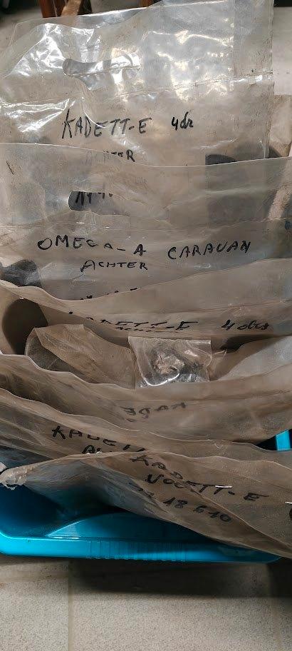 spatborden Opel, Auto-onderdelen, Carrosserie, Spatbord, Opel, Voor, Achter, Links, Rechts, Nieuw, Ophalen of Verzenden