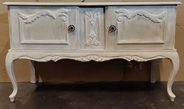 Commode kast beschikbaar voor biedingen