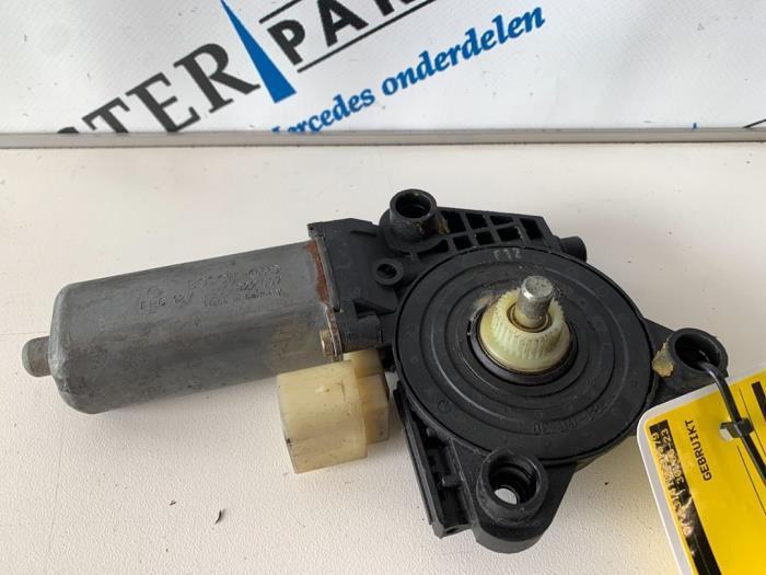 Raammotor Portier van een Mercedes C-Klasse, Auto-onderdelen, Carrosserie, Mercedes-Benz, Gebruikt, 3 maanden garantie, Ophalen of Verzenden