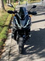 Honda ADV 350  showroom staat 1950 km en 4,5 jaar garantie, Scooter, Particulier, ABS, 12 t/m 35 kW