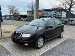 SKODA FABIA 1.2i GEKEURD VVK FACELIFT 1 EIG OHB BOEK AIRCO ✅, Auto's, Voorwielaandrijving, Stof, Zwart, 1198 cc