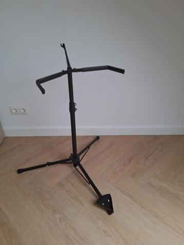 K & M 141 MKII cello/contrabas standaard beschikbaar voor biedingen