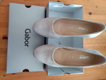 SCHOENEN beschikbaar voor biedingen