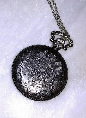 horloge zakhorloge vintage zwart met versiering beschikbaar voor biedingen