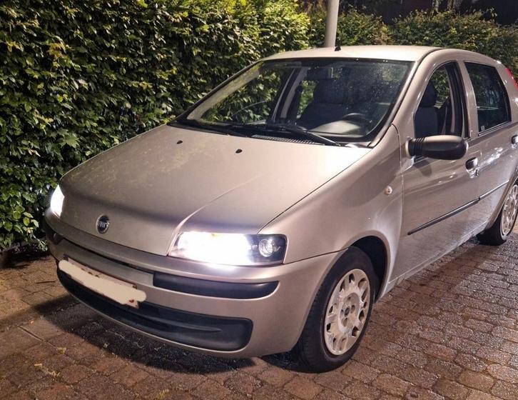 Fiat Punto, Autos, Fiat, Particulier, Punto, Essence, 5 portes, Boîte manuelle, Argent ou Gris, Enlèvement