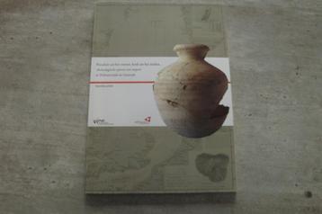 PORSELEIN UIT HET OOSTEN, KURK UIT HET ZUIDEN ... beschikbaar voor biedingen