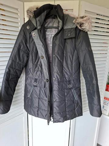 Winterjas gewatteerd met afneembare kap Barbara Lebek  beschikbaar voor biedingen