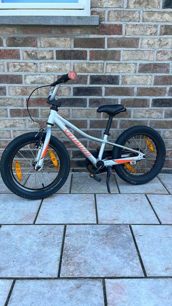 Vélo enfant VTT 16 pouces Specialized, Ophalen, Zo goed als nieuw