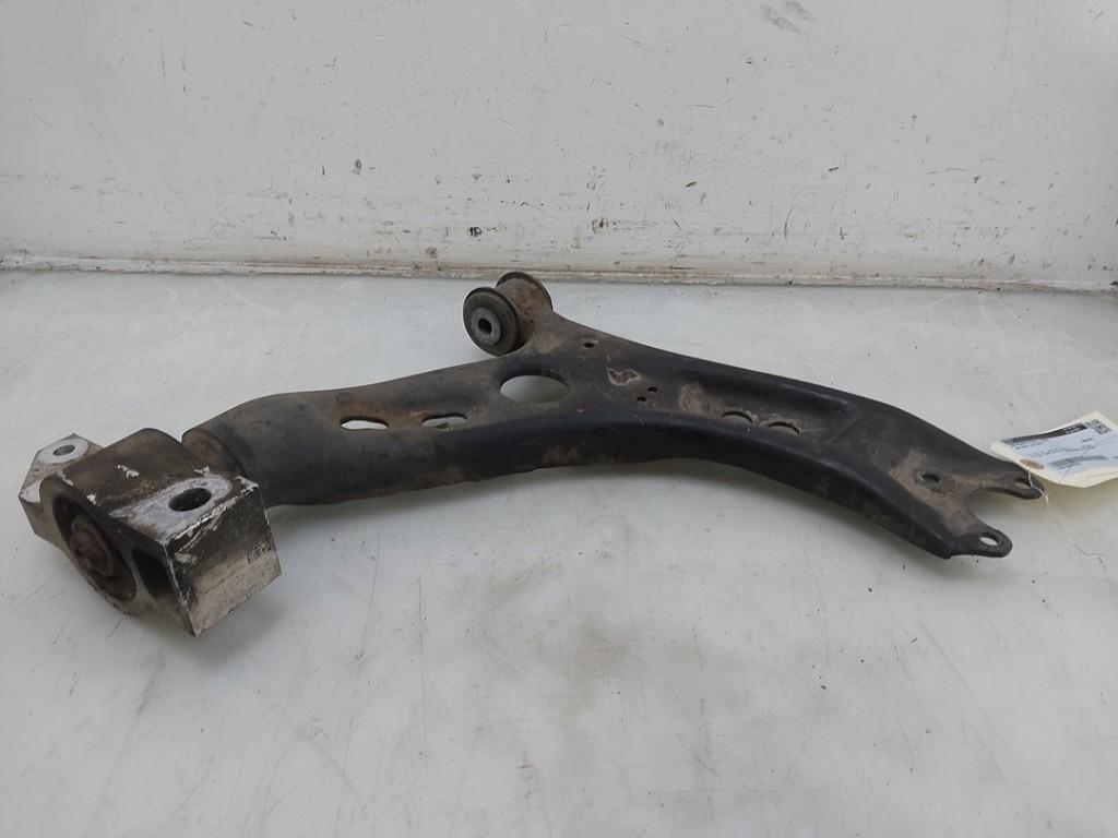 BRAS DE SUSPENSION AVANT DROIT (TRIANGLE) Golf VI (5K1), Autos : Pièces & Accessoires, Utilisé, Volkswagen